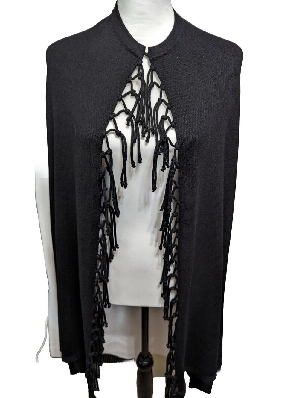 Chicos Cape One size black Cotton Rayon Nylon Feels Like Wool EUC. Slits Hands